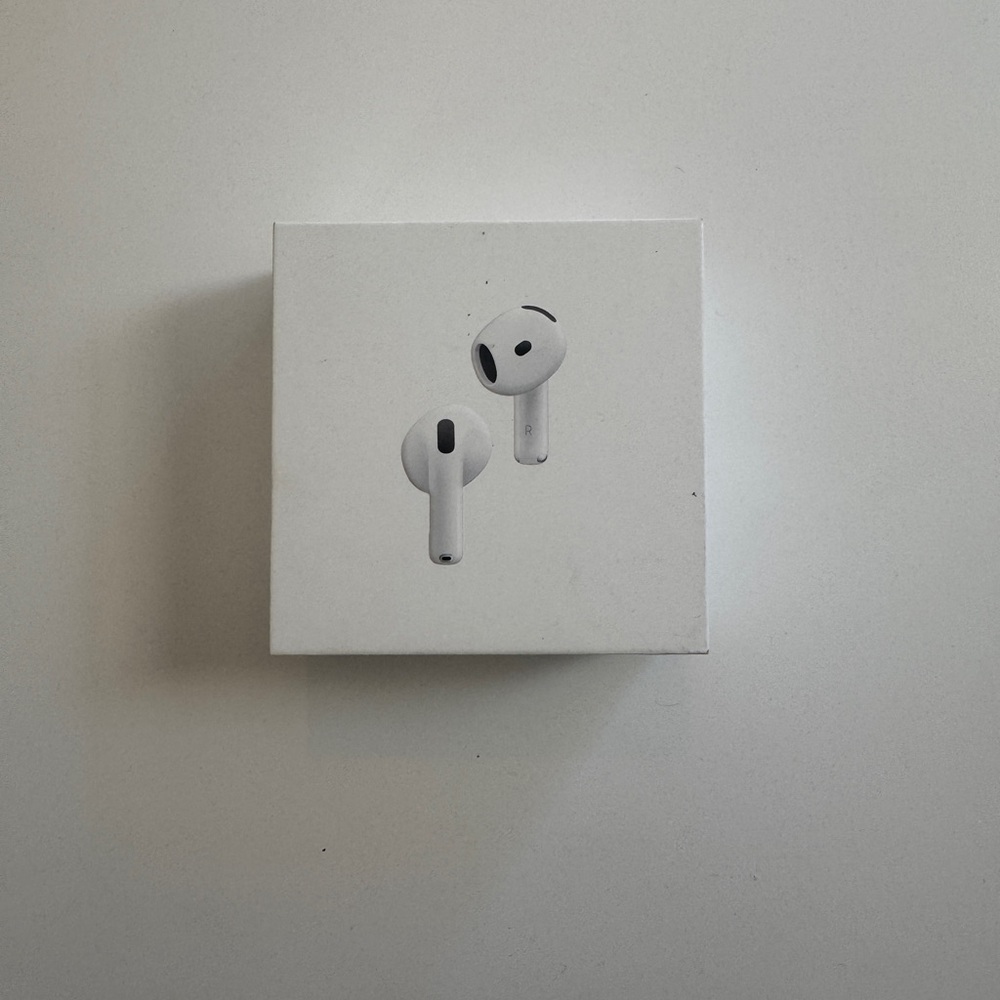 🎉 BRAND NEW (STILL IN SEALED BOX) Apple AirPods 4 w/ active noise cancellation - Picture 2 of 15